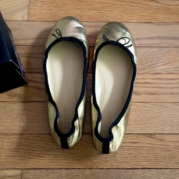 Jcrew ballet flats and comes with the box! - Picture 2 of 5